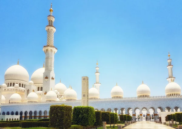 Abu Dhabi, Abu Dhabi, Birleşik Arap Emirlikleri - 20 Haziran 2018: Büyük Sheik Zayed Camisi. Alan, dünyanın 3 büyük Camisi 22,412 metrekaredir.