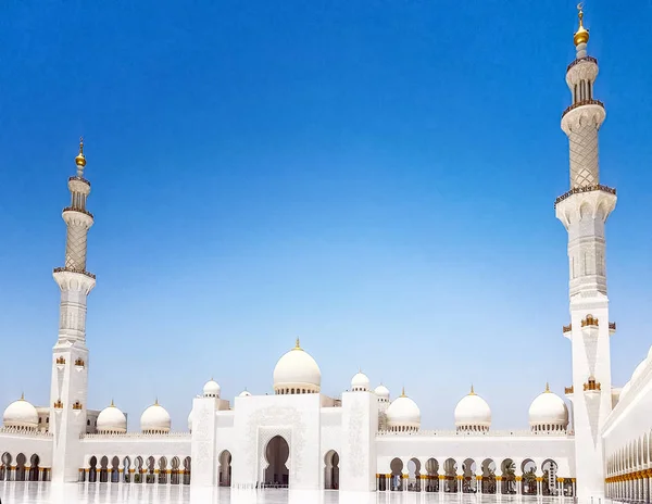 Abu Dhabi, Birleşik Arap Emirlikleri - 20 Haziran 2018: Abu Dabi Şeyh Zayed caminin dış. Ülkenin en büyük camisi olan.
