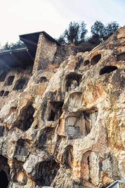 Luoyang, Hernan, Çin-Aralık 25,2017: Longmen mağarasını Çin'deki üç büyük mağara Tapınağı toplulukları biridir.