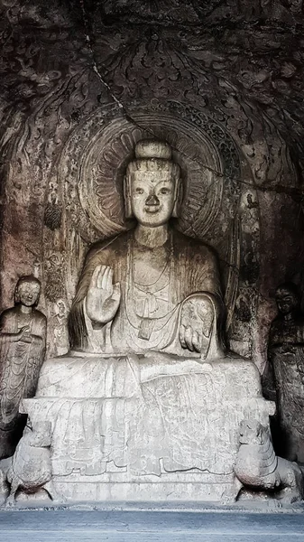 エルナン 2017 仏教龍門石窟や竜門石窟 Louyang 河南省 中国は 中国仏教芸術の最高の例の一つ仏と彼の弟子たちの像の数万人の住宅 — ストック写真