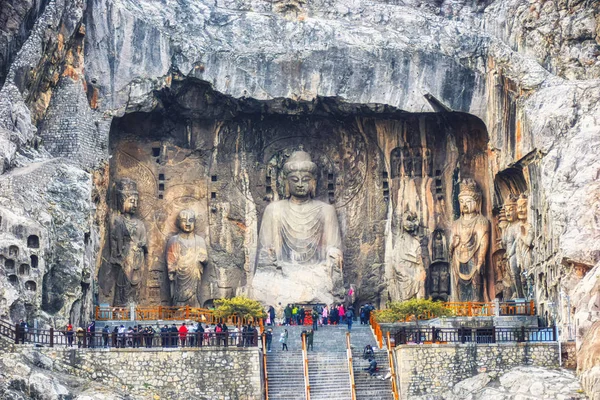 Luoyang Hernan Čína Prosince 2017 Návštěvníci Jeskyně Longmen Jeden Čtyři — Stock fotografie