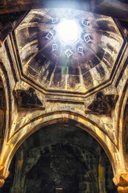 Sanahin, Ermenistan, 11 Nisan 2017: Haghpat Manastırı, Ermenistan, Unesco Dünya Miras Unesco. Işık ile geliyor