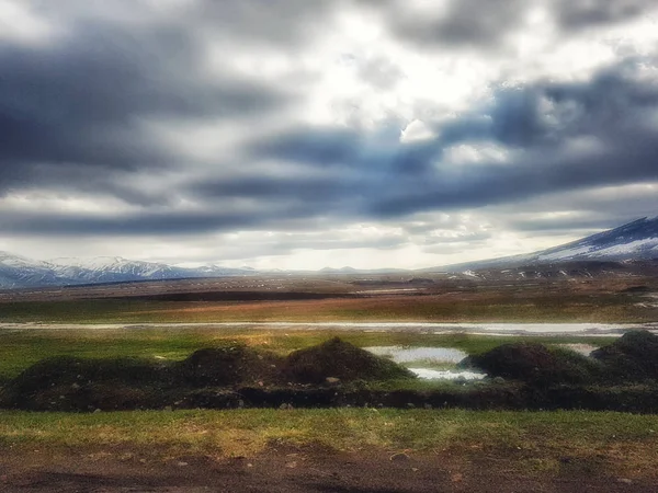 Naturhintergründe Aparan Reservoir Armenien — Stockfoto