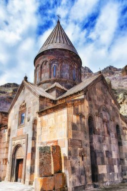 Kotayk, Ermenistan - 10 Nisan, 2017: Geghard Manastırı Ermenistan'da Kotayk il mimari bir yapıdır. Unesco Dünya Mirası alanı listelenen.