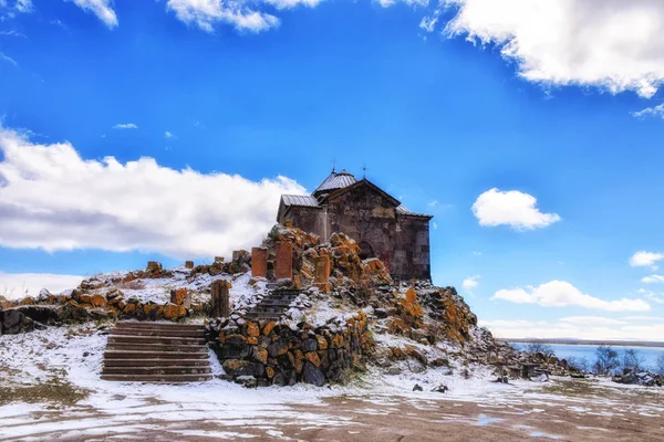 Sevan Armenia Kwietnia 2017 Sevanavank Klasztor Położony Brzegu Sevan Lake — Zdjęcie stockowe