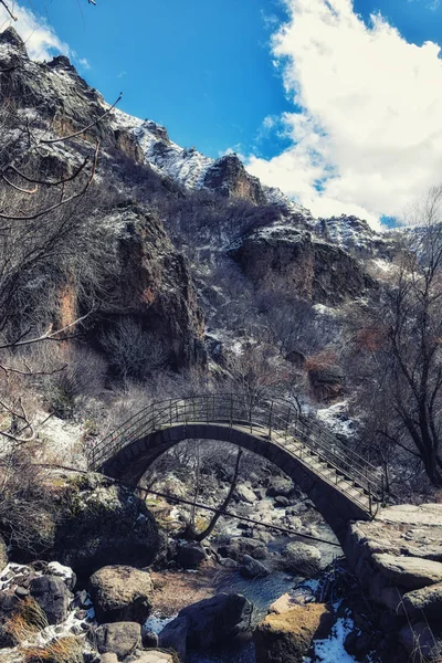 Puente Antes Del Antiguo Complejo Del Templo Armenio Geghard — Foto de Stock