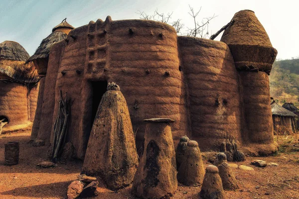 Δυτική Αφρική Τόγκο Nadoba Παραδοσιακά Tata Somba Σπίτι Αχυρένια Σκεπή — Φωτογραφία Αρχείου