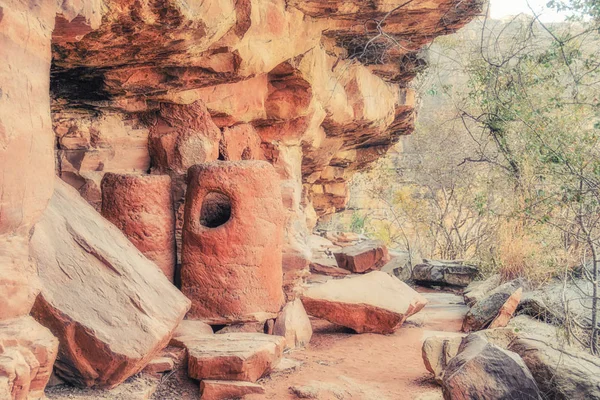 Tarihsel olarak yaşadığı mağara Grottes de Nok Batı Afrika'da Kuzey Togo