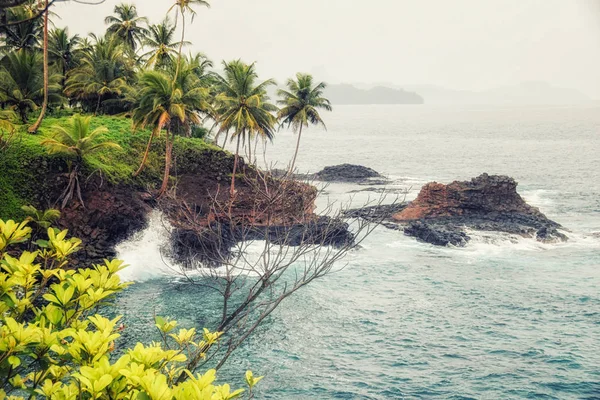 Kust Van Het Kleine Eiland Genaamd Rolas Van Sao Tomé — Stockfoto