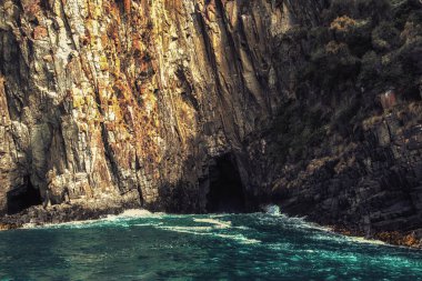 Dikkat çekici mağarada Tasman Yarımadası, Güney Tasmania, Avustralya