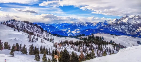Onherkenbaar Skiërs Helling Van Mooie Skigebieden Alpen — Stockfoto