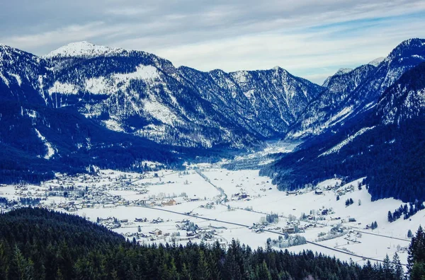 Alpler Nefes Kesen Bir Havadan Görünümden Gosau — Stok fotoğraf