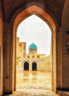Mir-i Arap medrese Buhara görünümünü Poy Kalon Camii Buhara, Özbekistan'a giriş
