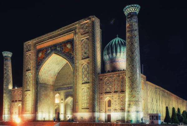 Samarkand Oezbekistan Oktober 2015 Tijger Mozaïeken Gevel Van Sher Dor — Stockfoto