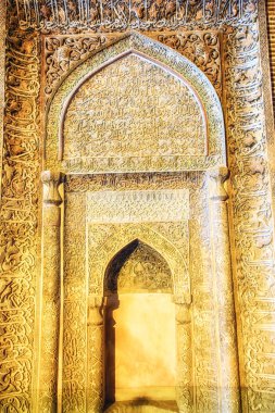 Iran İslam Cumhuriyeti. Isfahan. Jameh Camii. Bu UNESCO Dünya Miras Listesi var. Mermer duvar, kapı, mozaik dekorasyonu