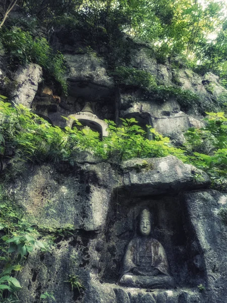 霊隠寺 寺魂のリトリート 複合体でFeilai風水で岩の救済 中国最大級の仏教寺院 — ストック写真