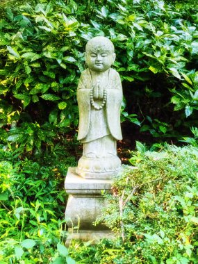 Lingyin Tapınağı (Ruhun Tapınağı) kompleksi. Çin 'deki en büyük Budist tapınaklarından biri.