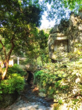 Feilai-Feng taş ustası Lingyin Tapınağı, Hangzhou.