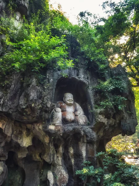 Grutas Feilai Feng Con Finas Tallas Piedra Budista Frente Templo — Foto de Stock