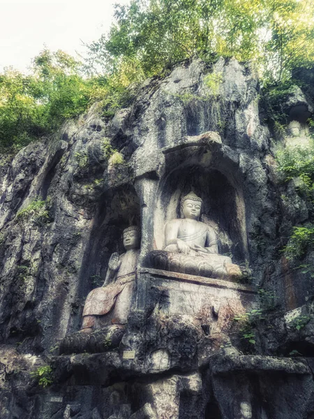 Feilai Feng Grottor Med Fina Buddhistiska Stenskulpturer Framför Lingyin Temple — Stockfoto