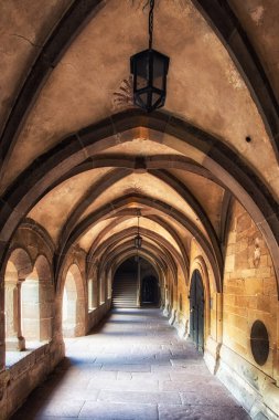 Maulbronn, Almanya. Cloister Maulbronn Manastırı (Kloster Maulbronn), eski bir Roma Katolik Cistercian Manastırı. 1993 yılından bu yana Dünya Mirası