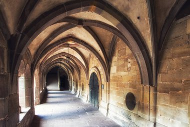 Maulbronn, Almanya. Cloister Maulbronn Manastırı (Kloster Maulbronn), eski bir Roma Katolik Cistercian Manastırı. 1993 yılından bu yana Dünya Mirası