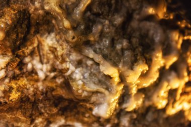 Mağarada şekillendirme dikit, yakın çekim