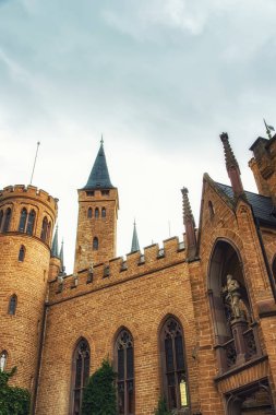 Hechingen, Almanya 17 Ağustos 2018: Hohenzollern Kalesi soylu aile atalarımızın yuvası ve eski hükümdarlık Prusya Kraliyet ve Alman İmparatorluk Evi Hohenzollern olduğunu