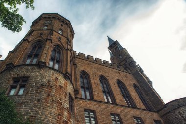 Hechingen, Almanya - 17 Ağustos 2018: Hohenzollern Kalesi soylu aile atalarımızın yuvası ve eski hükümdarlık Prusya Kraliyet ve Alman İmparatorluk Evi Hohenzollern olduğunu