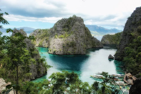 Lac Kayangan ou lagune bleue, île de Coron, Philippines — Photo