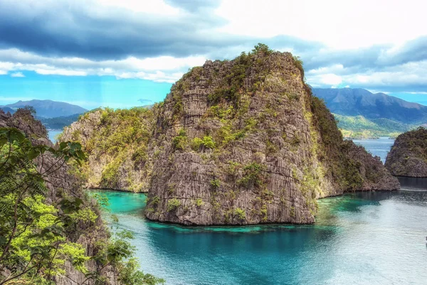 Lac Kayangan ou lagune bleue, île de Coron, Philippines — Photo