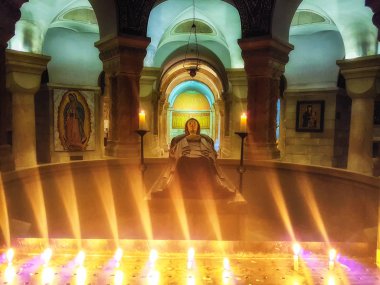 Mary heykeli, Dormition Abbey