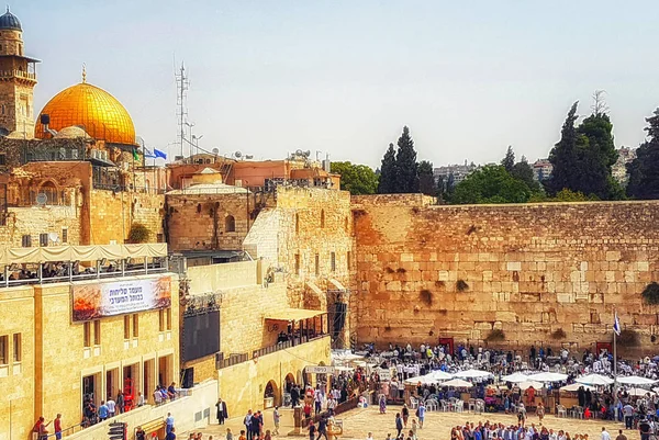 Jeruzalém, židovské modlitby na západním Wall Plaza — Stock fotografie