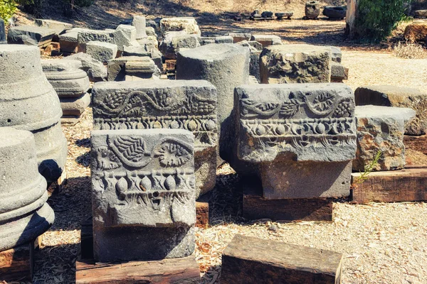 The ruins of the talmudic Synagogue at Katzrin Archaeological Pa — Stock Photo, Image