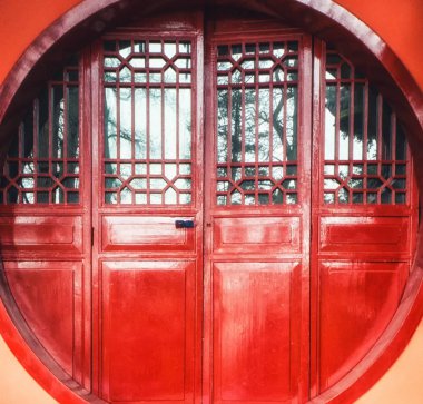 Çin kırmızı kapı