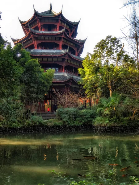 Çin stili köşk Du Fu thatched yazlık park, Chengdu, — Stok fotoğraf