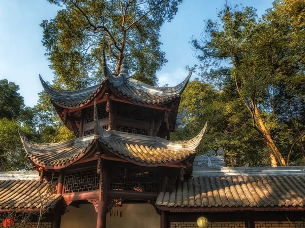 Pagoda w ogrodzie hotelu Du Fu Thatched Cottage — Zdjęcie stockowe