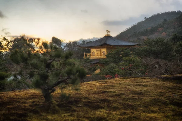Kinkaku-ji, Altın Köşk, K ünlü Budist tapınağı