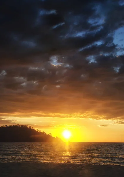 Coucher de soleil sur la mer, Nosy Be, Madagascar — Photo