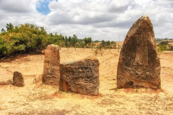 Pilares de pedra Megalithic Tiya, um Patrimônio Mundial da UNESCO perto — Fotografia de Stock