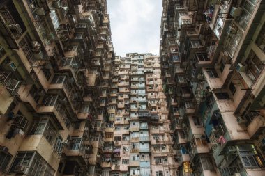 Hong Kong'da kalabalık apartmanlar 