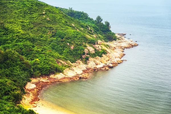 Praia isolada e baía na ilha Cheung Chau em Hong Kong , — Fotografia de Stock
