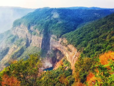 Nohkalikai Şelalesi