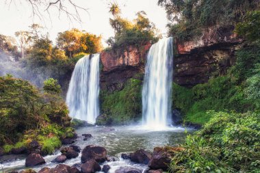 Iguazu Iguacu Şelalesi