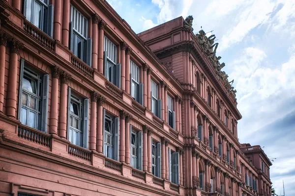 Casa Rosada on Plaza de Mayo in Buenos aires. — стокове фото