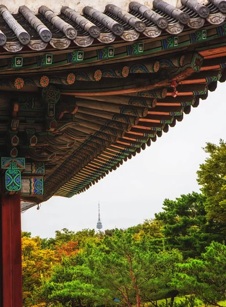 Detalhe Tradicional Telhado Coreano Colorido Ornamento Decorado Para Antigo Palácio — Fotografia de Stock