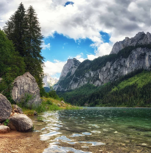 Der Gosauer See Ist Ein Kleiner Bergsee Eingebettet Wunderschöne Natur — Stockfoto