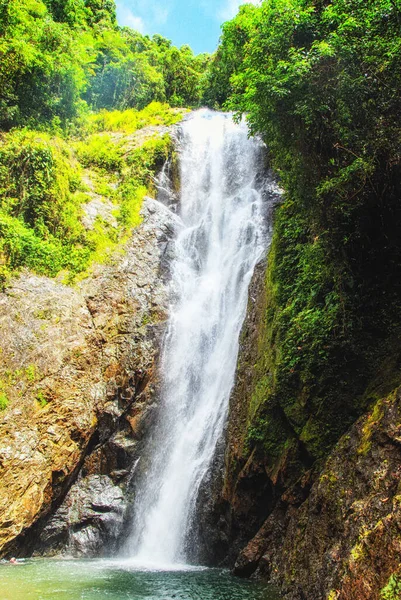 Водопад Бяусеву Известный Водопад Savu Mate Laya Falls Недалеко Деревни — стоковое фото