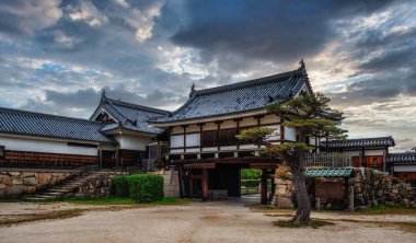 Hiroşima Kalesi, Japonya 'nın Hiroşima şehrinde bir şatodur ve Hiroşima' nın daimyolarının evidir..