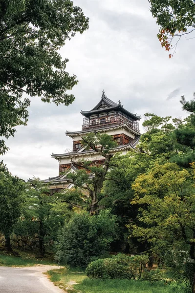 Hiroşima Kalesi, Japonya 'nın Hiroşima şehrinde bir şatodur ve Hiroşima' nın daimyolarının evidir..